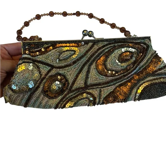 Elegant Sequin Clutch with Beaded Handle - Picture 3 of 8